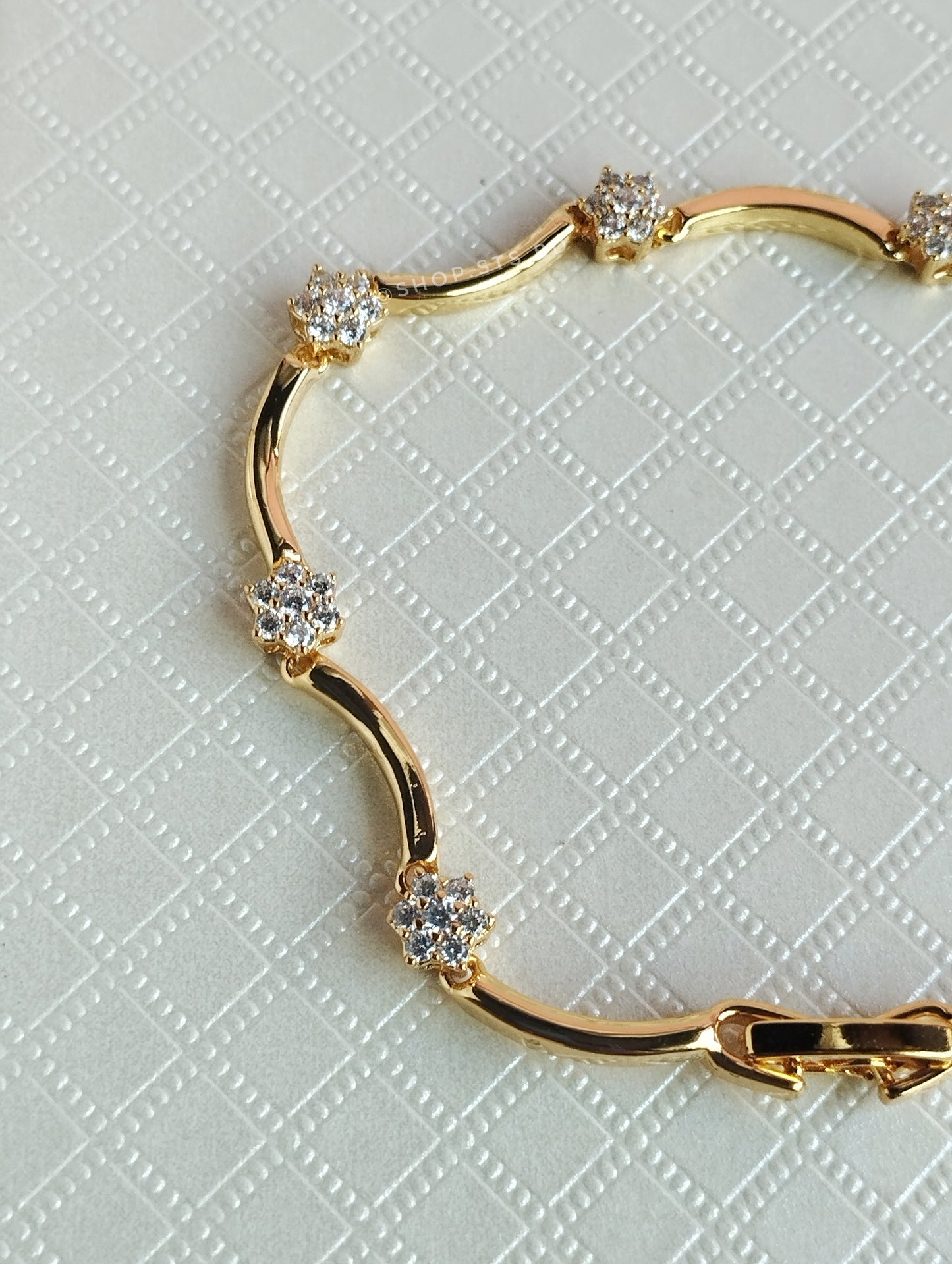Periwinkle Wavy Chain Bracelet