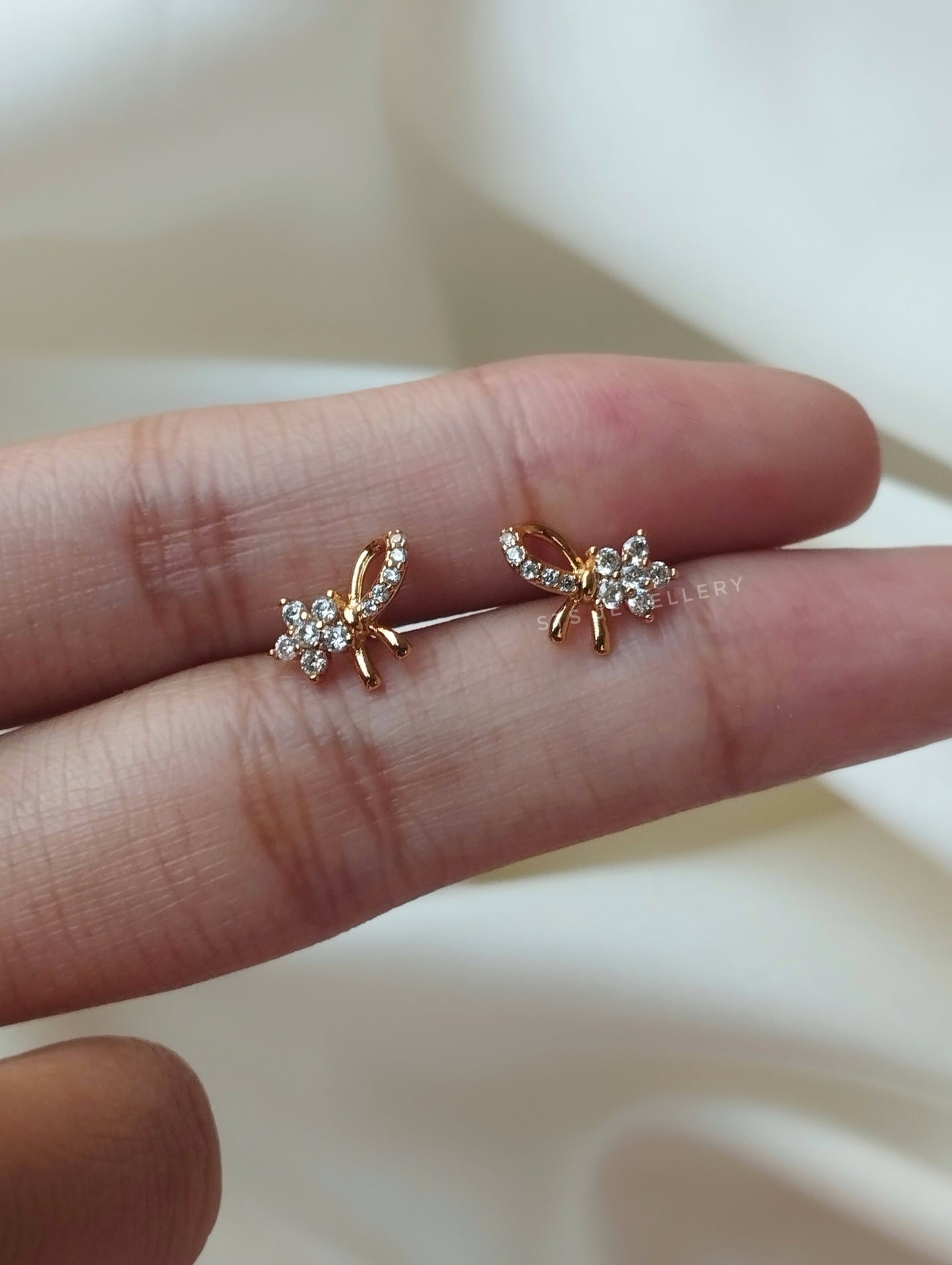 Etherea Ribbon & Flower Shaped Stud Earrings arrings
