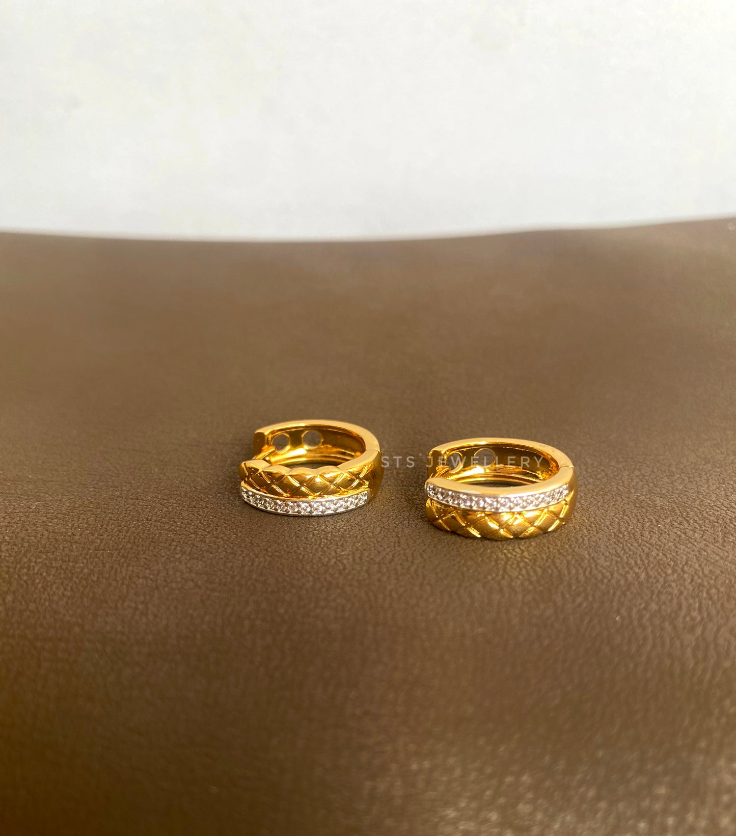 Gilda Two Toned Quilted Hoop Earrings 1.5 cm