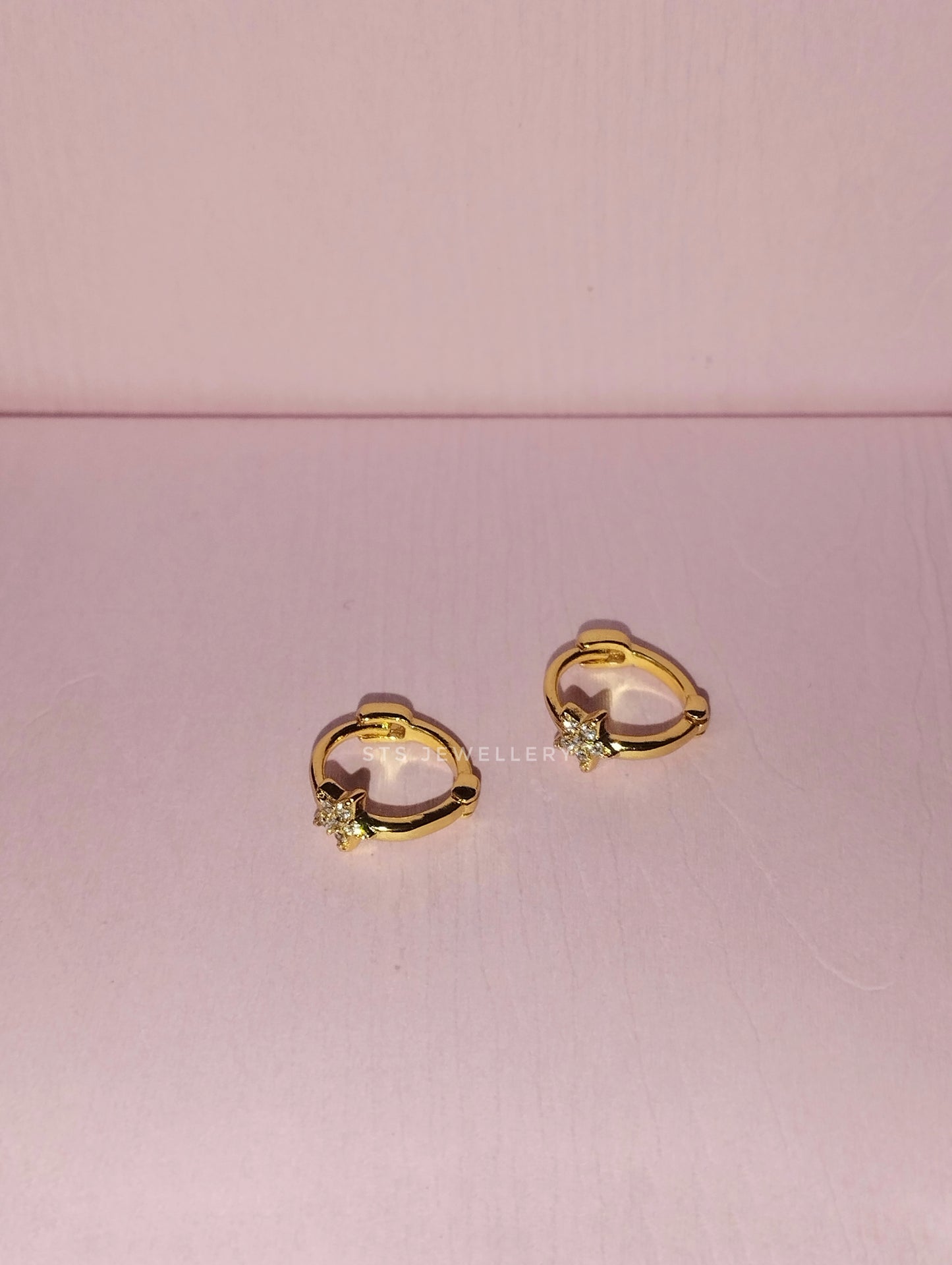 Star Mini Helix Hoop Earrings 0.9 Cm