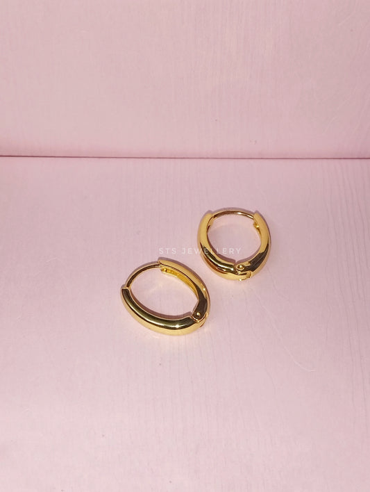 Minimal Pear Shaped Hoop Earrings 1.7 Cm
