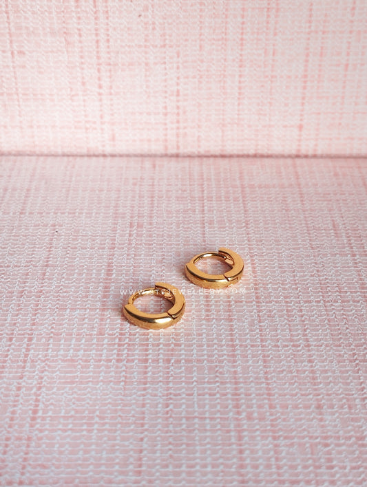 Golden Basic Hoops 0.6 cm