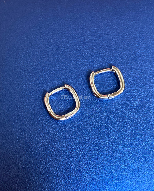 0.7 Cm Dixie Mini Upper Lobe Hoop Earrings