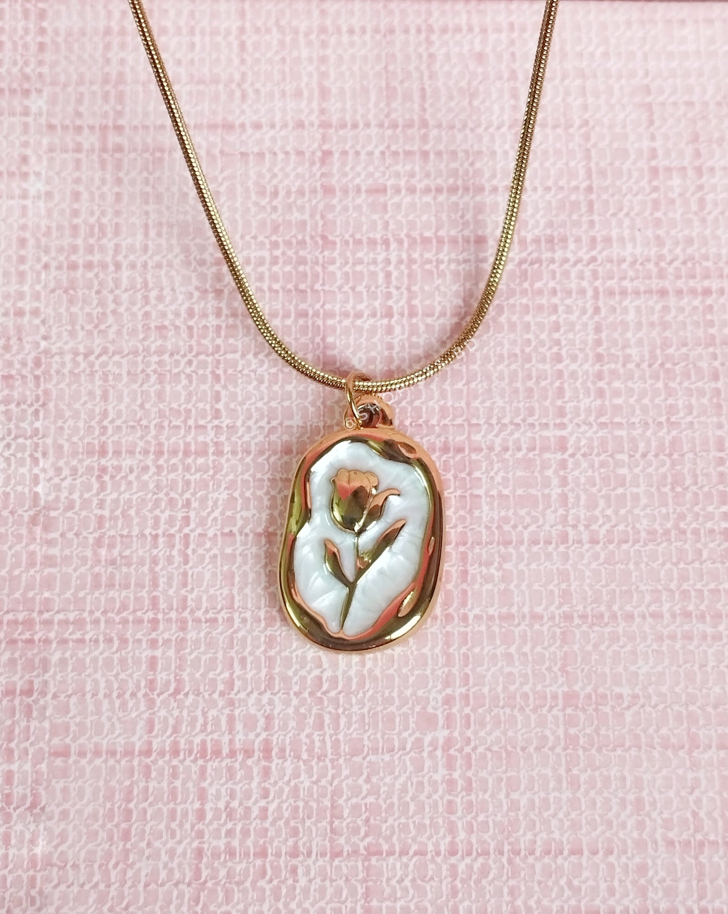 Pearly Tulip Flower Pendant Necklace