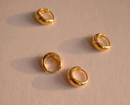 Donatella Mini Hoop Earrings 0.7 cm