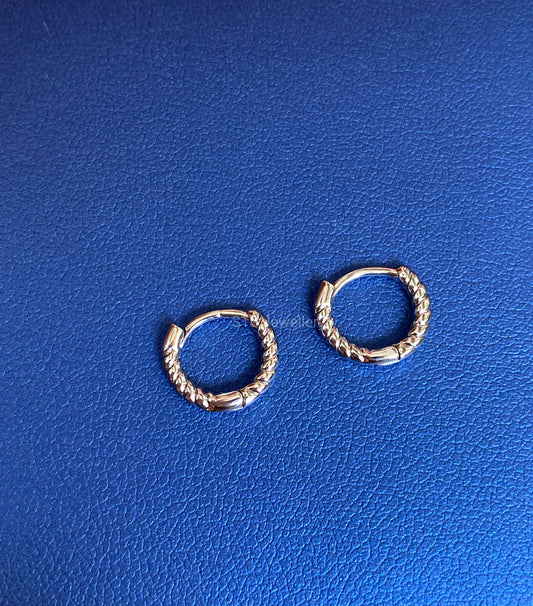 0.8.Twisted Silver Coloured Helix Hoop Earrings