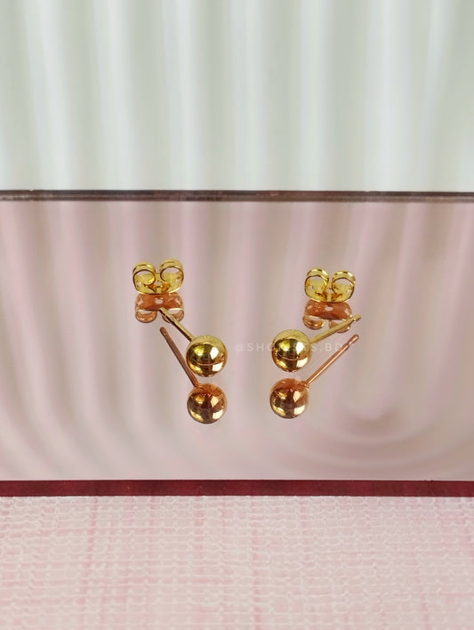 Point M Stud Earrings