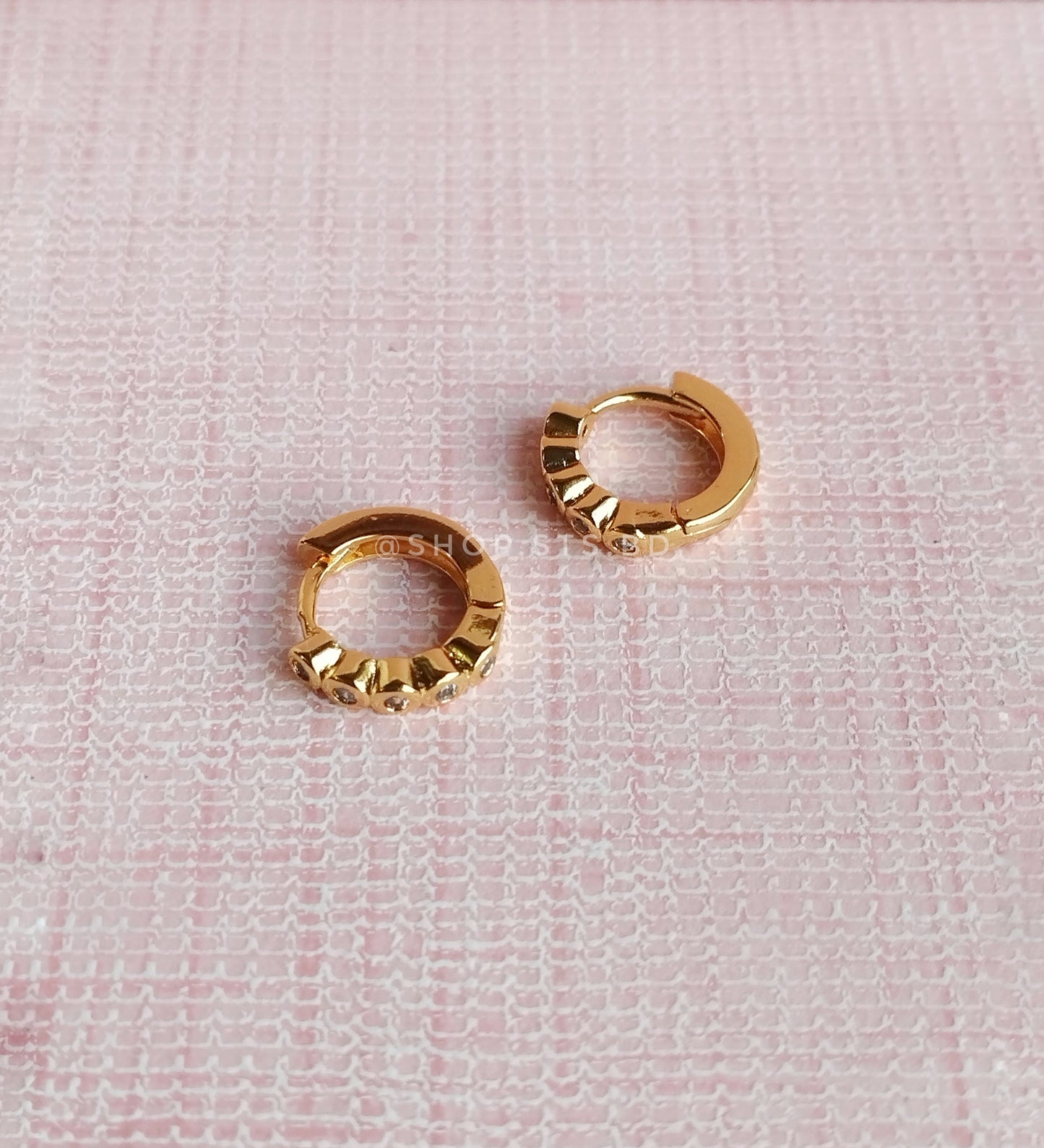 Bezeled Mini Hoop Earrings for Upperlobe piercings