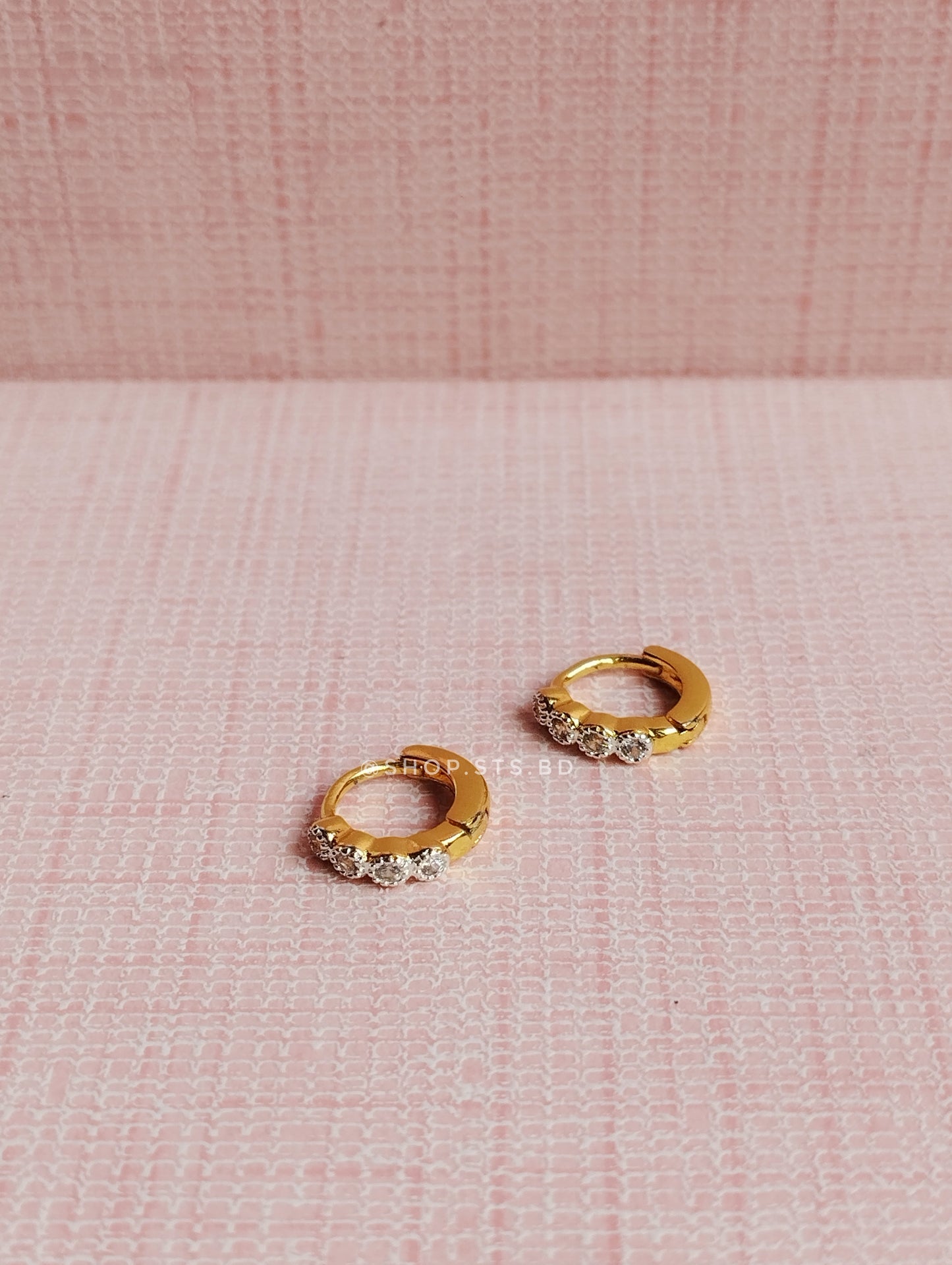 Somi Helix Hoop Earrings 0.6 cm