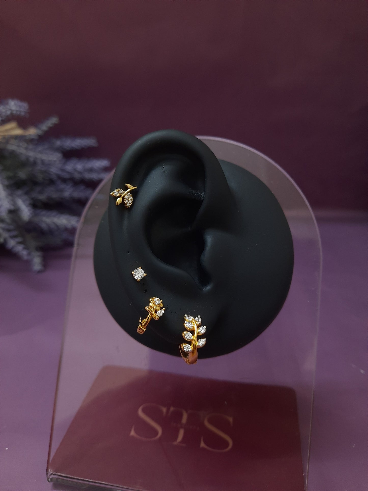 Poppy Mini Hoop Earrings |  For Upper Lobe Piercings 0.8 cm