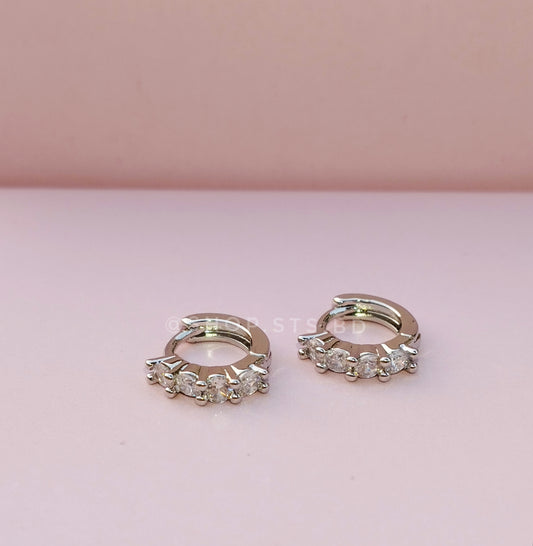 Mae Hoop Earrings for Upper Lobe Piercings 0.7 cm