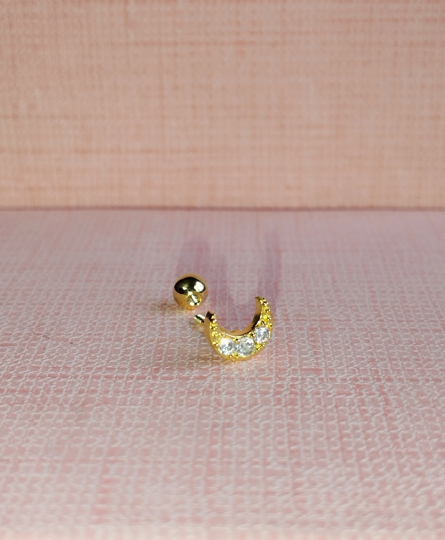 [ 1 piece ] Soshi Moon Shaped Screwback Earrings